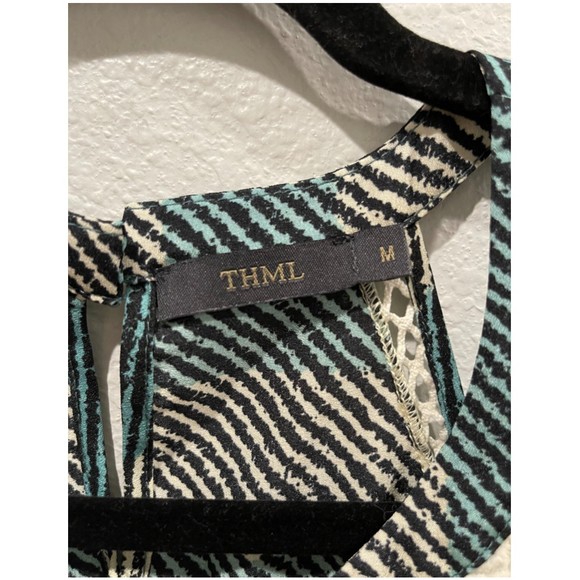 THML Sleeveless Grey Cream Halter Blouse - Picture 2 of 4